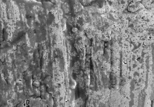 Поверхность никелированного ключа под электронным микроскопом